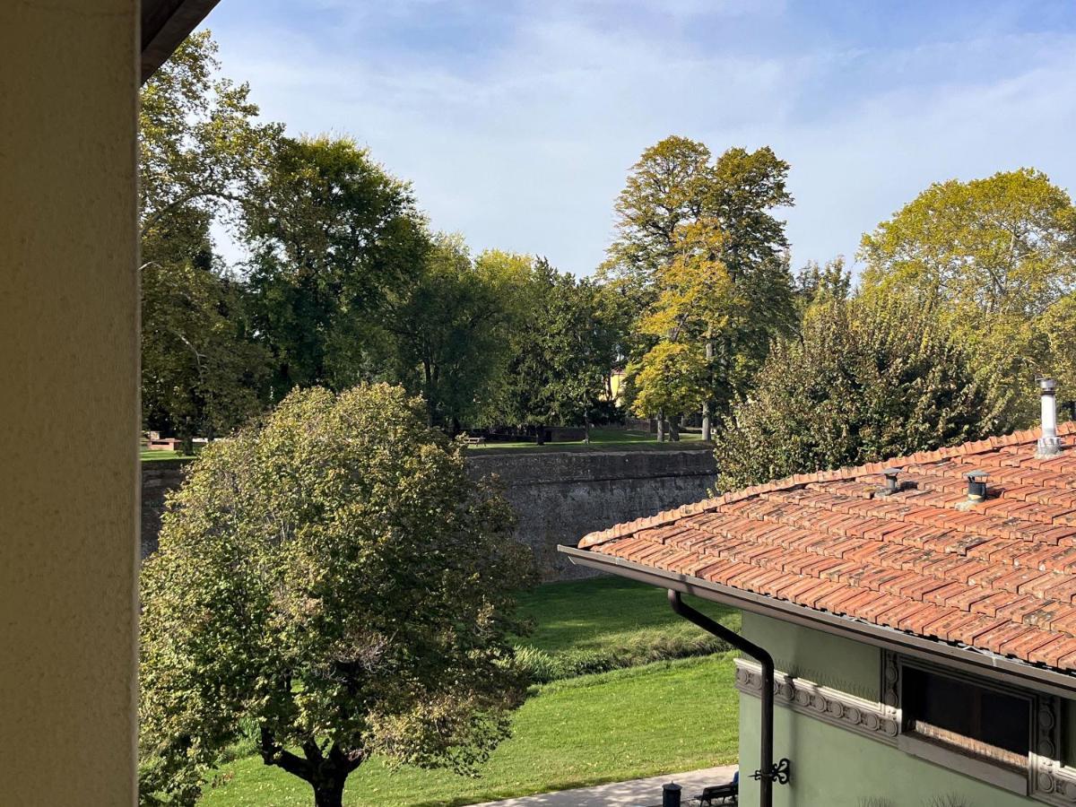 Mura Di Lucca Elegant Penthouse With Balcony Lejlighed Eksteriør billede